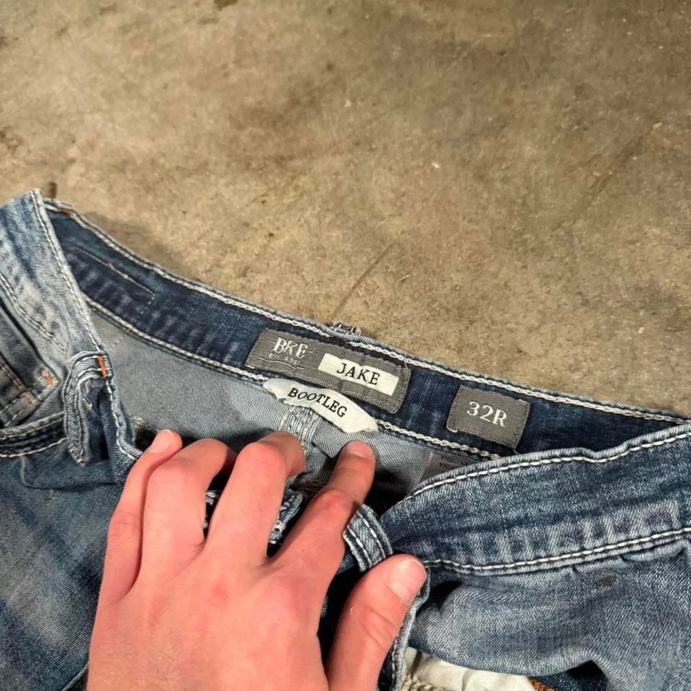 BKE Jake Bootcut Jeans Mens 32x31 Blue Distressed Y2K Denim Medium Wash